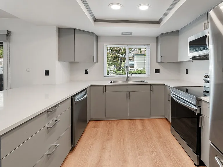 1494 Gustavo St #D — Photo 10