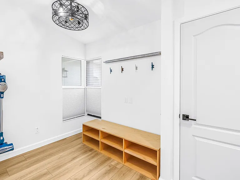 956 San Carlos Ct NE — Photo 19