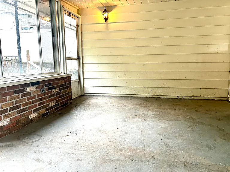 17 W Main St — Photo 41