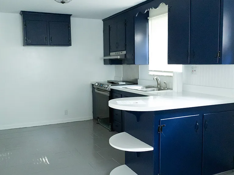 335 Pennoak Dr — Photo 3
