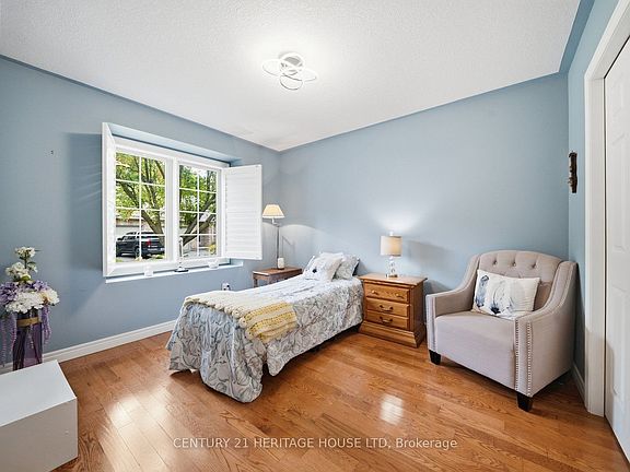 4th image of 633 Park Rd N #8