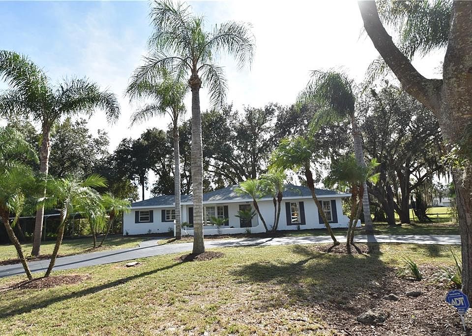 1st image of 9148 Oakwood Dr