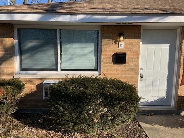 1st image of 29 Elwood Ave #5