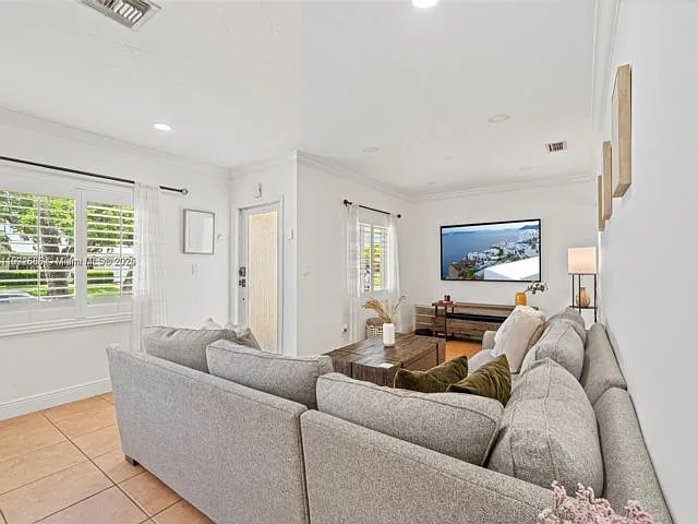 10841 SW 127th St — Photo 3