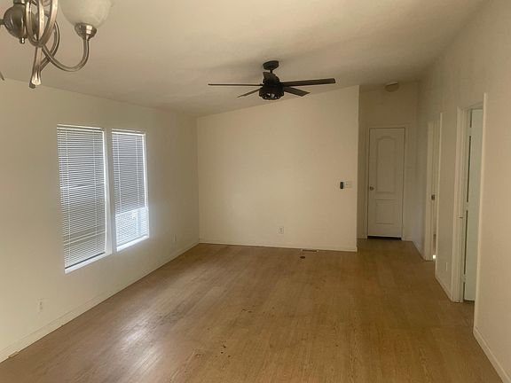 5th image of 32950 Valley View Ave