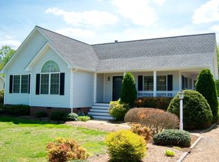 70 Glebe Dr, Urbanna, VA 23175