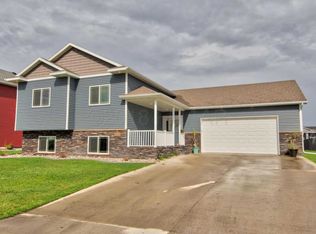 419 Sequoia Dr, Mapleton, ND 58059