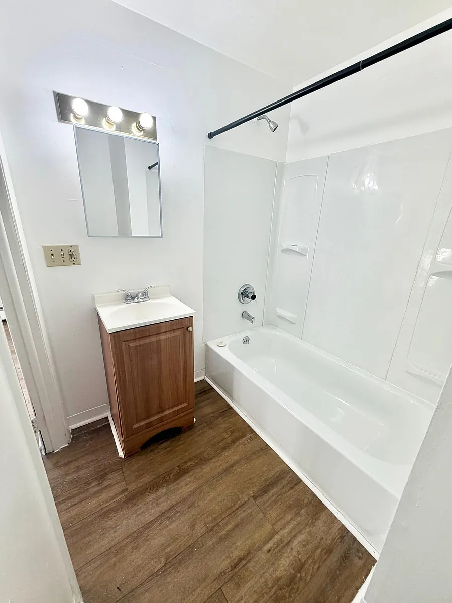 Building Photo - 886 Dixwell Ave #2L