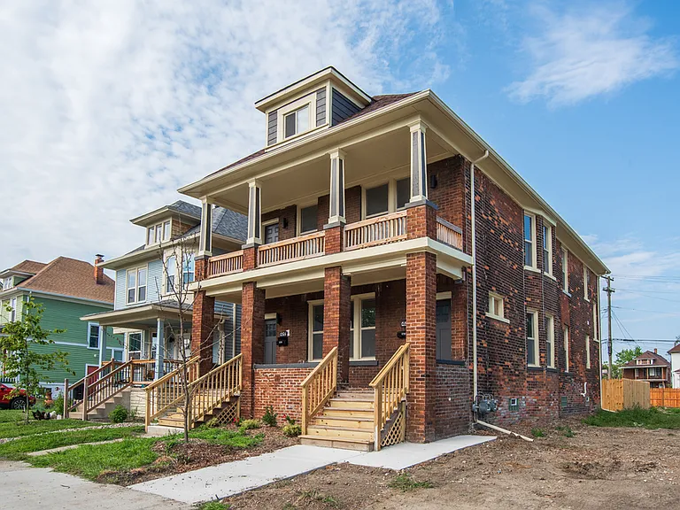 6194 Hecla St — Photo 2