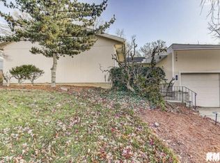 1704 W Jackson St, Springfield, IL 62704