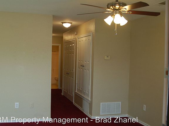 3rd image of 209 W Lamar St