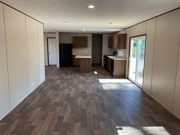 5th image of 2731 Hicks Rd