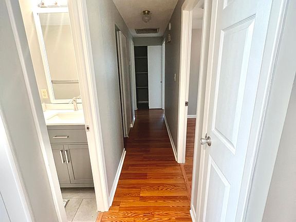 4th image of 1715 S Cordova Cir