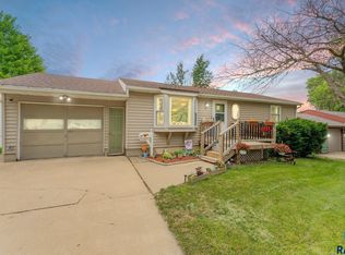 3905 E 25th St, Sioux Falls, SD 57103