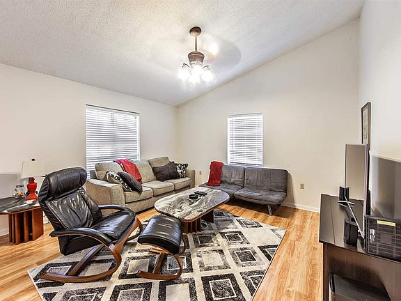3rd image of 218C Belle Meade Blvd