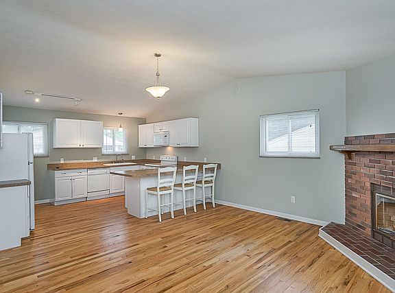 2nd image of 1520 Las Vegas Dr