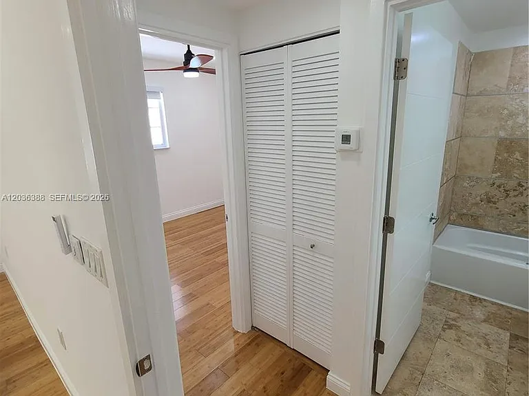 825 Michigan Ave #3 — Photo 34