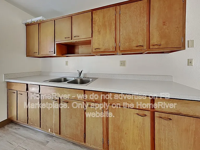 2020 Smoketree Ave N #1 — Photo 6