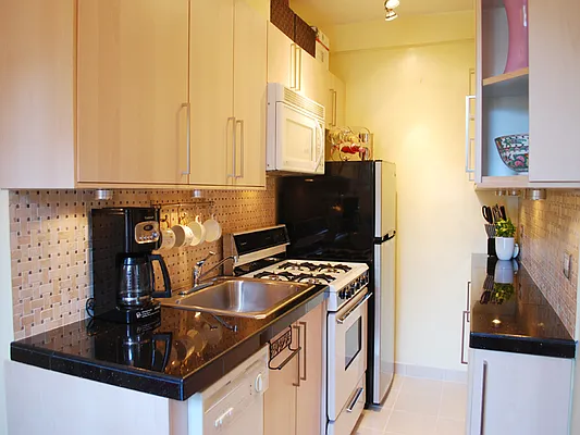 Sold by Sotheby's International Realty | media 8