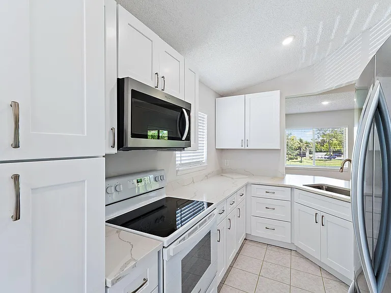 6531 Chasewood Dr #H — Photo 11