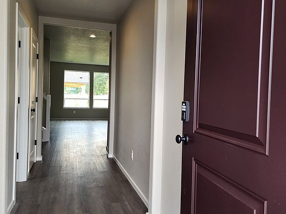 4th image of 10805 NE 127th Ave