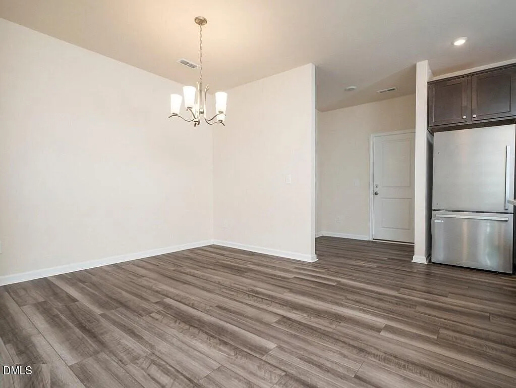 3 bed, 2.5 bath, 1968 sqft, $2,150 — Photo 4