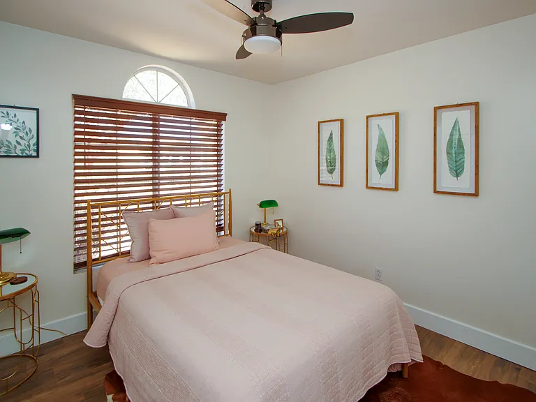 363 W Baylor Ln — Photo 16
