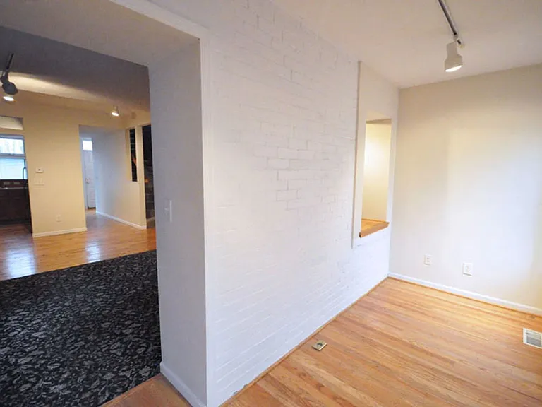 1216 Indianola Ave — Photo 7