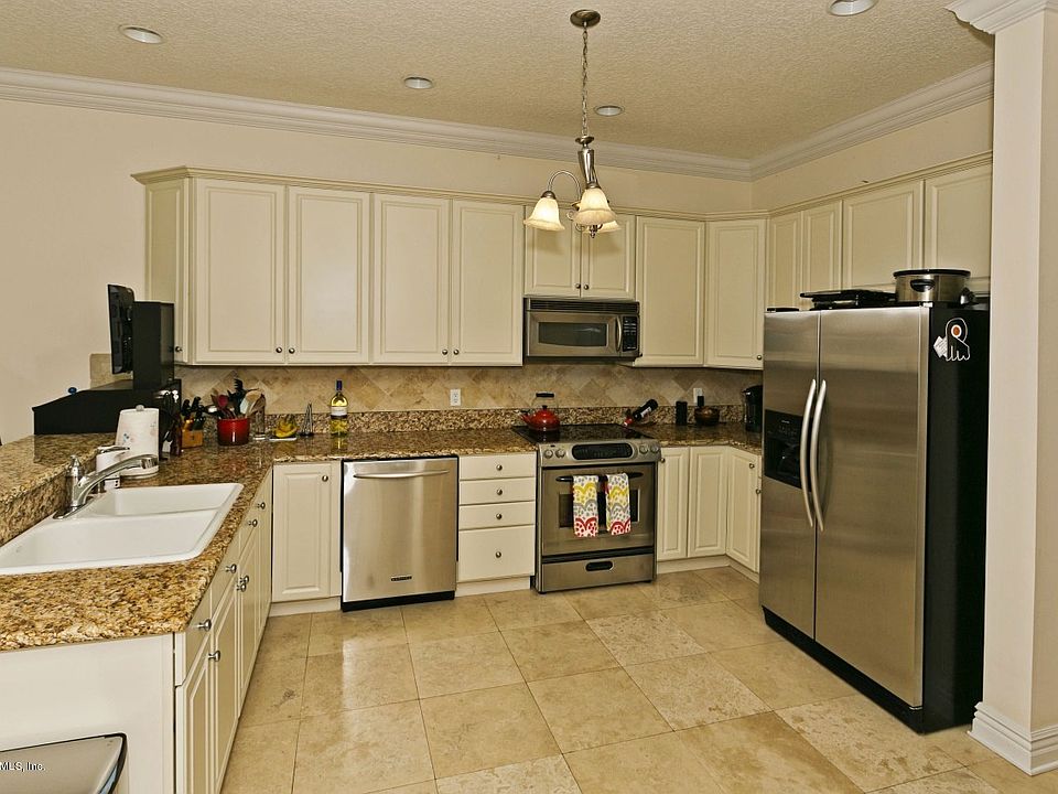 1st image of 1410 1st Street S #B
