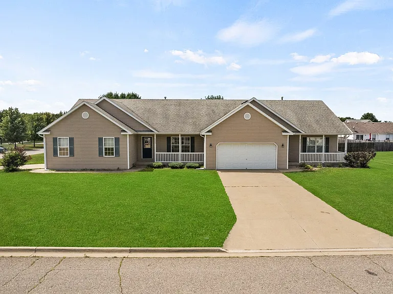 Freeland Rental Homes - Freeland/Bay City, MI — Photo 17
