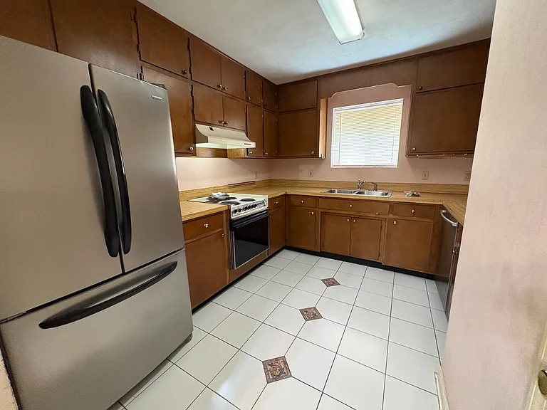 460 Merlin Ct — Photo 7