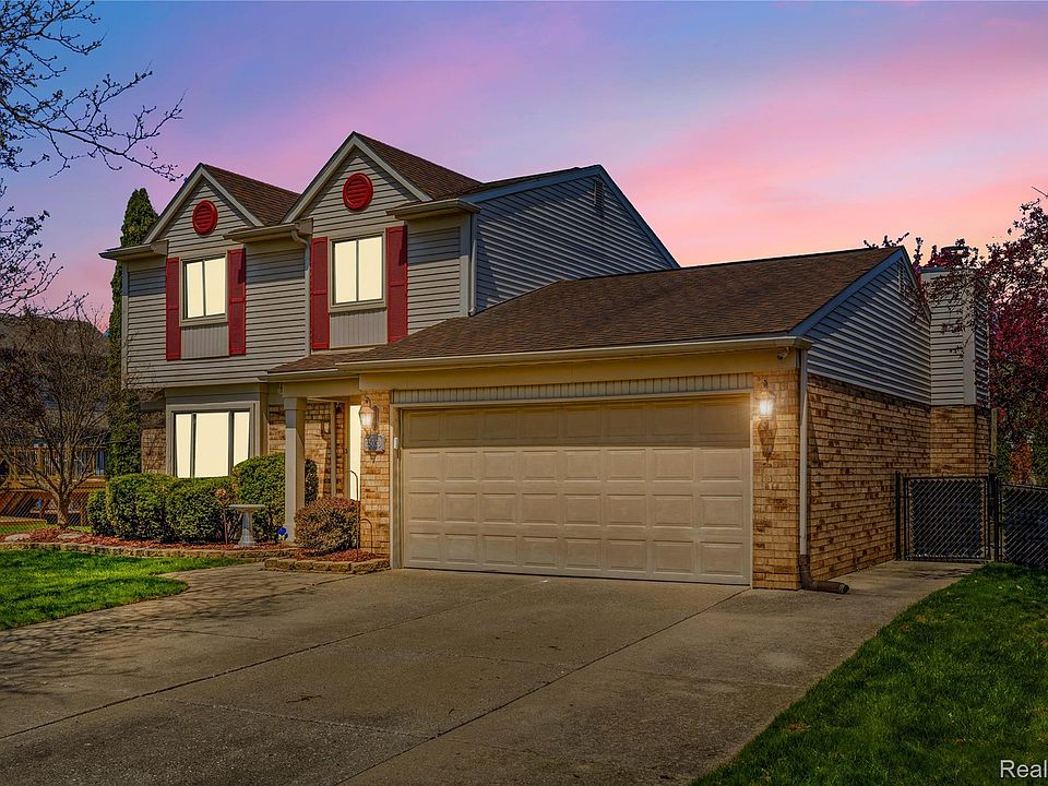 1st image of 25030 Balsam Dr