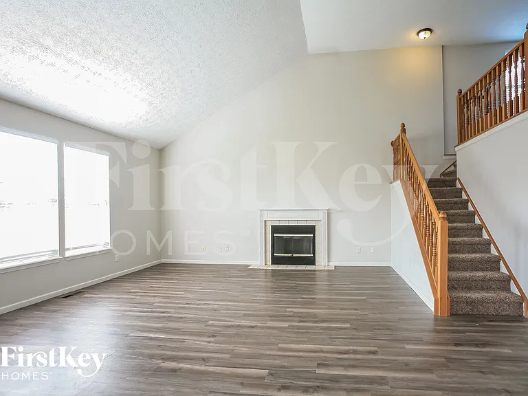 6367 Waterstone Dr — Photo 3