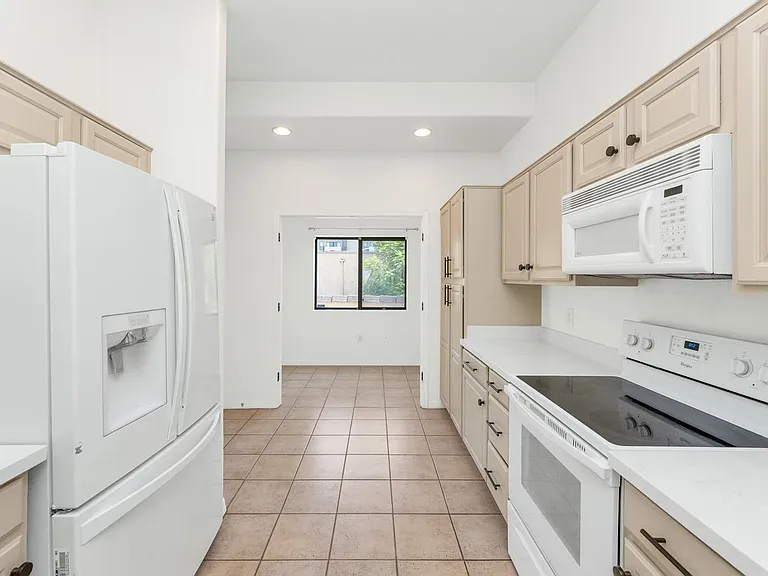 4533 N 22nd St #203 — Photo 10