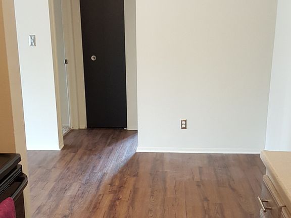 5th image of 333 W Marshall St APT 9
