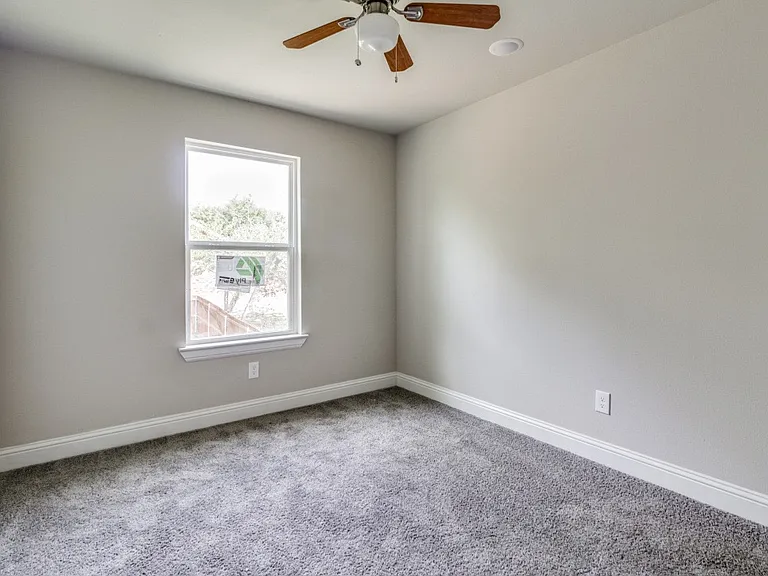 811 W Coffin St — Photo 4