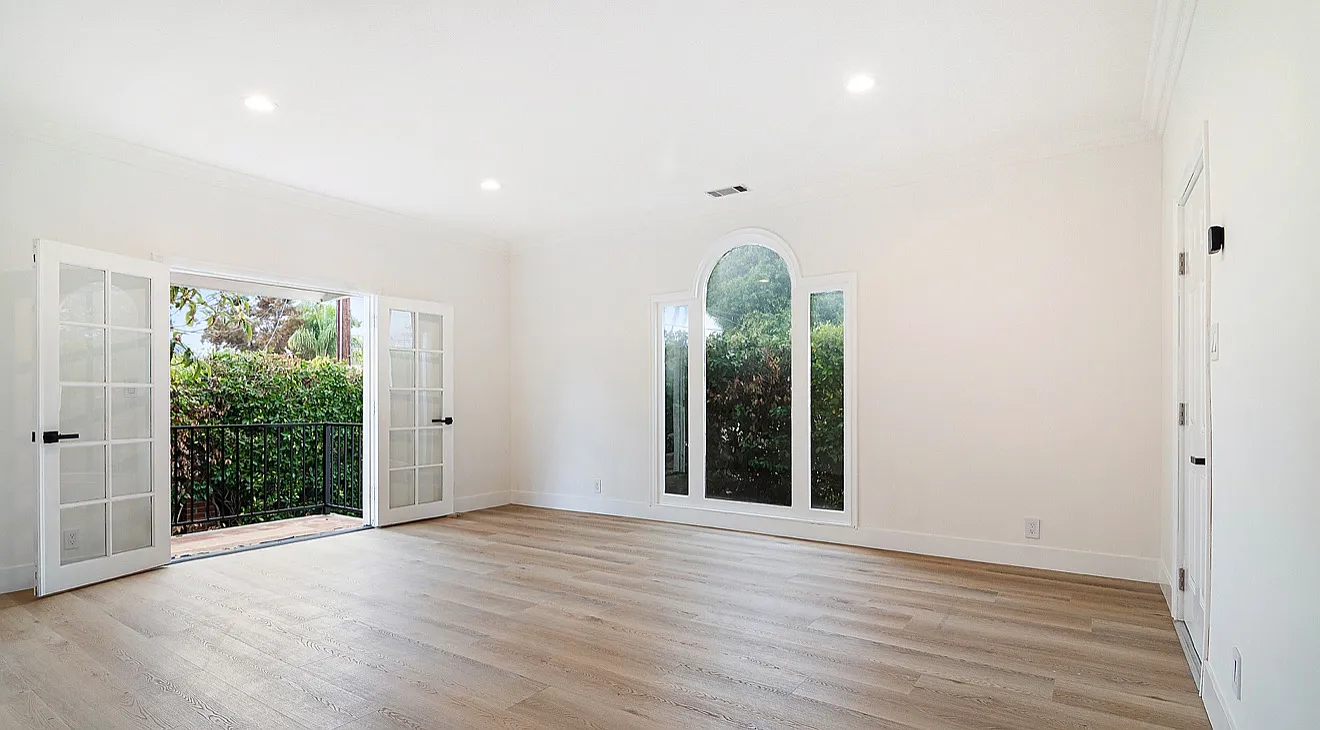 6686 Drexel Ave — Photo 2