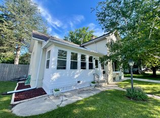 1126 River Dr, Watertown, WI 53094