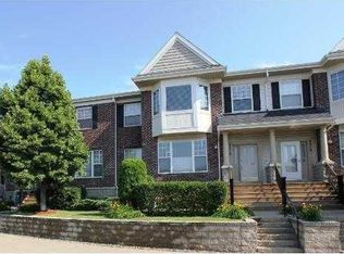 8016 Golden Valley Rd, Golden Valley, MN 55427