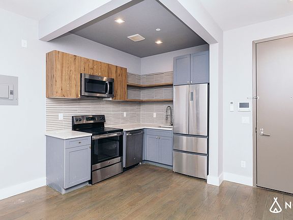 4th image of 484 Harman St #3G