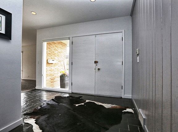 2nd image of 725 Strawberry Hill Dr