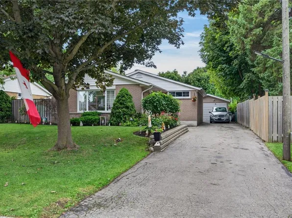 3 Cumbrian Ct, Brampton, ON L6X 2J7