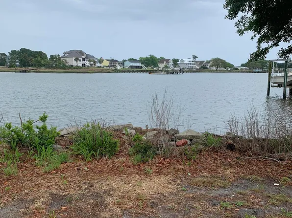 195 Beulah Ln Unit 1, Newport, NC 28570