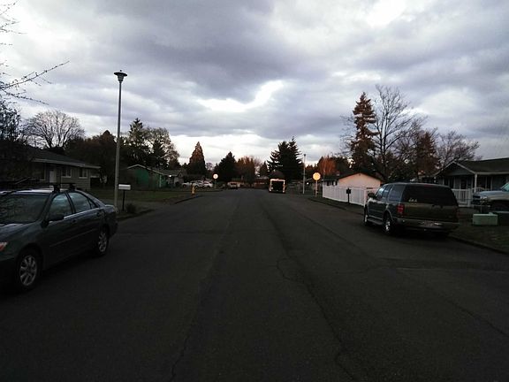 5th image of 10717 NE 45th St