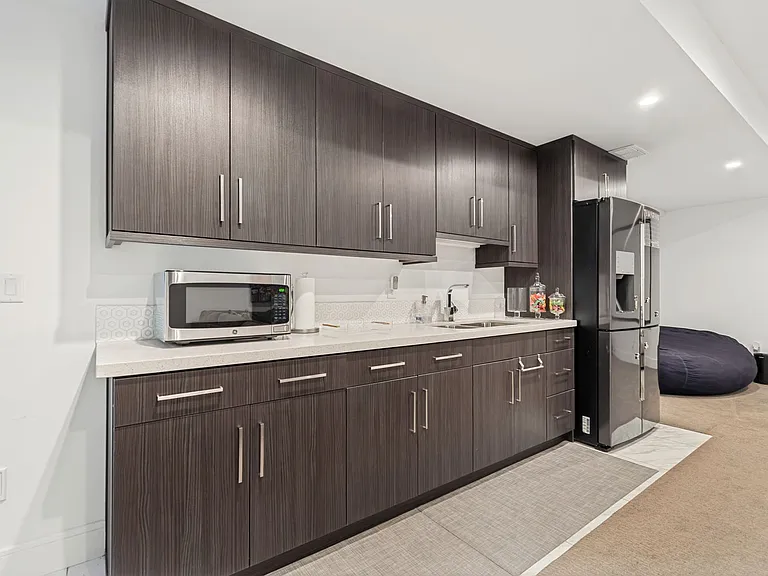 279 J St — Photo 23