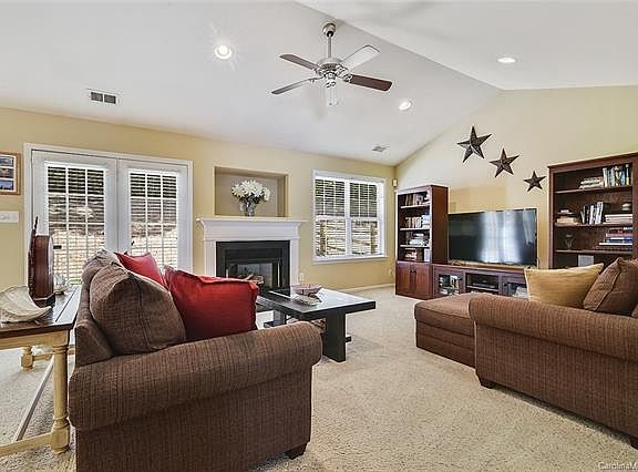 3rd image of 7514 Shadowstone Dr