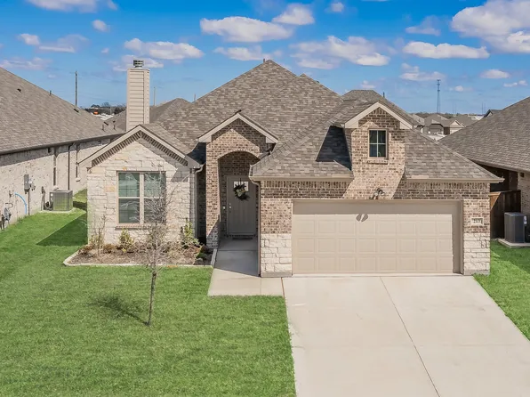 213 Oak Creek Dr, Lavon, TX 75166