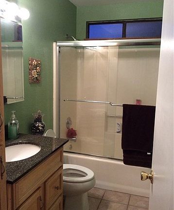 master bedroom bathroom