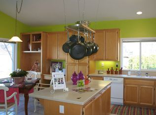 1561 Philip Dr, Healdsburg, CA 95448