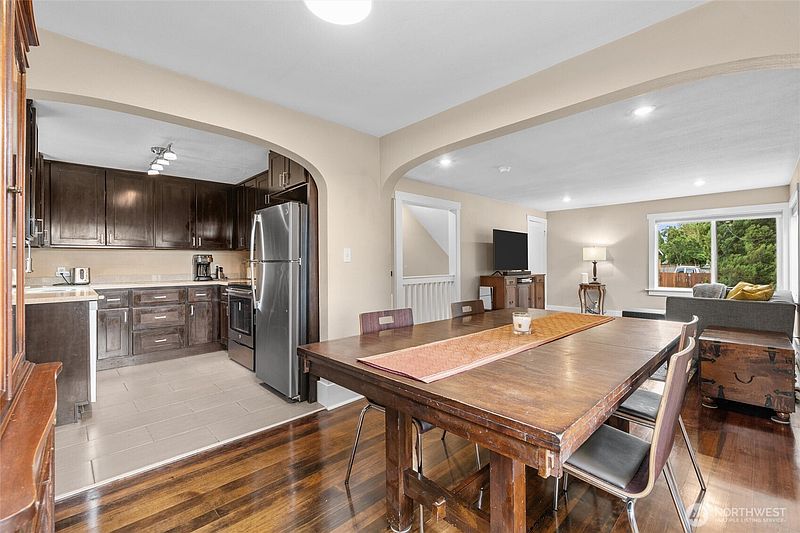 4th image of 10808 53rd Avenue S